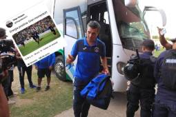 Diego Vázquez mientras hacía su ingreso al Estadio Carlos Miranda. Foto Ronal Aceituno