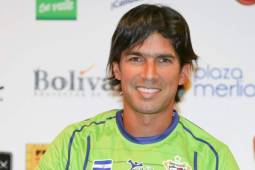 Sebastián el 'Loco' Abreu tiene poco tiempo en el Santa Tecla de El Salvador y ya piensa en su siguiente equipo.