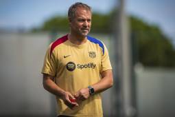 Hansi Flick lo pierde: llegó al Barcelona hace tan solo un mes y ahora el club anuncia su marcha