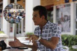 El comunicador deportivo sugiere que el país comience a reactivarse poco a poco.