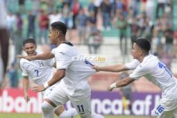 ¡Regalito de Navidad adelantado! Tremendo error defensivo de Curazao en golazo de Marco Acetiuno para Honduras
