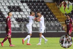 El hondureño Álex López fue fundamental en el medio campo para la victoria de la Liga Alajuelense ante Deportivo Saprissa.