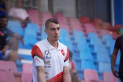 El joven arquero Santiago Restrepo en las graderías del estadio Ceibeño.