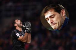 Italy's goalkeeper Gianluigi Buffon reacts during the FIFA World Cup 2018 qualification football match between Italy and Sweden, on November 13, 2017 at the San Siro stadium in Milan. / AFP PHOTO / Marco BERTORELLO