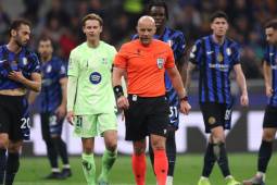 Lo admite un año después: Si somos honestos, me equivoqué dos veces en favor del Barcelona