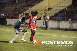 El futbolista del Vida, Marvin Bernárdez superó a sus contricantes con un 67% de los votos. Foto: Edgar Witty