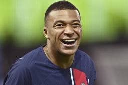 Kylian Mbappé tiene contrato con el PSG hasta junio del 2024 y su futuro todavía es incierto.