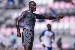 El árbitro jamaiquino también ha formado equipo con silbantes hondureños en la eliminatorias.