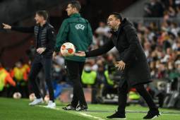 Xavi Hernández da la cara tras quedarse afuera de la Europa League y dice que el objetivo real era clasificarse a la próxima Champions.