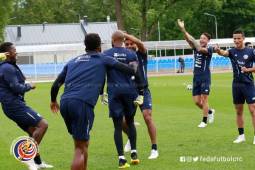 Venegas aseguró que la plantilla de 'la Sele' está 'bien' y 'con unidad', y que saben que el hito de los cuartos de final que lograron en Brasil fue 'por la fortaleza del grupo'.