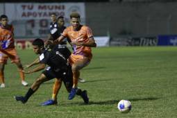 Jack Baptiste en uno de sus juegos en la Liga Nacional de Honduras con Upnfm