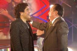 Hace nueve años Maradona compartió con 'Chespirito' en su programa 'La noche del 10'.