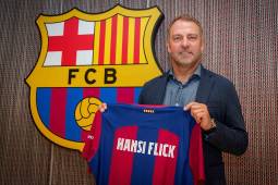 Hansi Flick fue presentado como nuevo entrenador del Barcelona y firmó por dos temporadas.