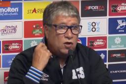 Periodista de Guatemala insinúa que el 'Bolillo' ensució el partido en la victoria de El Salvador: la épica respuesta del DT