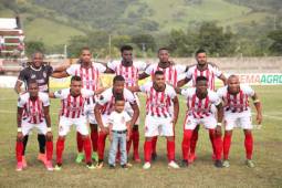 Plantilla de Real Sociedad durante el encuentro ante Honduras Progreso en Tocoa. Foto: Edgar Witty