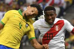 Los peruanos fueron aplastados con goles de Casemiro, Firmino, Everton, Dani Alves y Willian.