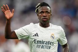 Tiemblan en Real Madrid: ¡quieren fichar a Vinicius y le ofrecen un contrato de mil millones de euros!
