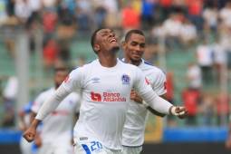 Deybi Flores puede salir de Olimpia pues tiene posibilidades de irse al extranjero.