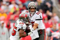 NFL: Buccaneers despechan a Eagles en los comodines y Tom Brady amenaza con llegar a su octavo Super Bowl