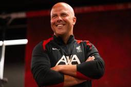 Liverpool sigue rompiendo el mercado: Arne Slot ya tiene su tercer fichaje y llega por 47 millones de euros