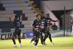 Victoria saca su grandeza y receta paliza al Choloma en La Ceiba para salir del descenso: esta es la ventaja que le sacó