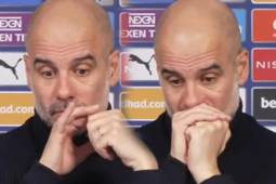 La imagen de Pep Guardiola cuando llegó a la conferencia: no puede más con Manchester City