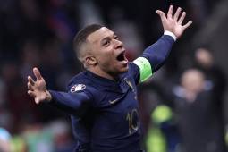 Kylian Mbappé firmó un triplete ante la modesta Gibraltar para llegar a los 300 goles en su carrera deportiva.