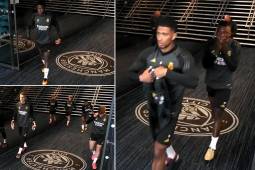 Los jugadores del Real Madrid evitaron pisar el escudo del Manchester City cuando se alistaban para entrenar.