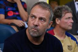 Hansi Flick lo castiga: iba de titular, pero llegó tarde y se queda en el banquillo contra Valencia