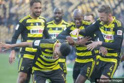 ¡Golazo Olímpico! Luis Palma se gastó tremenda joya en la victoria del Aris FC sobre Olympiacos en la Super Liga de Grecia