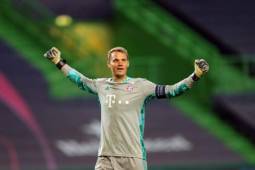 Manuel Neuer celebrando la clasificación a la final de la UEFA Champions League con el Bayern Munich
