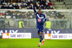 Alberth Elis celebrando uno de sus goles con el FC Girondins de Francia.