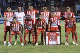 Plantilla del Vida en uno de sus juegos en la Liga Nacional de Honduras