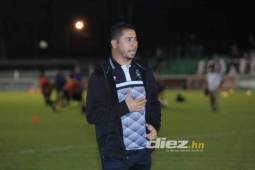 Airon Reyes dirigiendo el encuentro ante Atlético Pinares en Siguatepeque. Foto:Edwin Romero.
