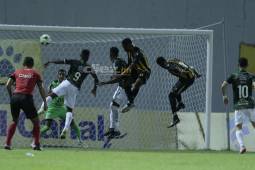 ¡Cabezazo mortal! Kevin Álvarez superó a todos y pone a ganar a Real España el clásico ante Marathón