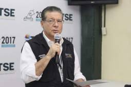 David Matamoros Batson, presidente del TSE, no descarta que de encontrar irregularidad, las elecciones puedan repetirse.