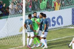 César Samudio atajó el penal de Vida ante Marathón en el Yankel Rosenthal. FOTOS: Neptalí Romero