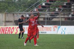 Con Rony Martínez de Héroe, la Real Sociedad doblegó a la UPNFM y cortó la paternidad de los universitarios