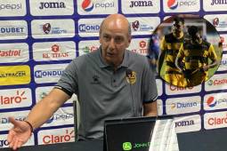 El técnico uruguayo no ha ganado dirigiendo al Real España. Suma dos derrotas, ambas en clásicos, y un empate.