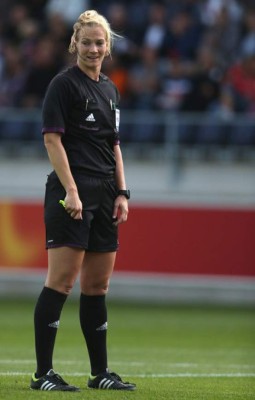 Las árbitras más lindas y talentosas que rompieron con una profesión diseñada para hombres