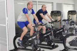 El entrenador de la Selección de Honduras, Fabián Coito, junto a su asistente, Migual Falero, se entrenan en el gimnasio de la Federación en el hotel de Siguatepeque.