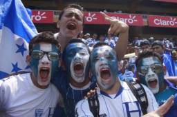La afición hondureña tiene muchos deseos de celebrar en horas de la madrugada la clasificación a Rusia.