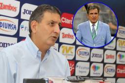 Jorge Salomón, presidente de Fenafuth, detalló cuánto se le adeuda al técnico Jorge Luis Pinto. Foto DIEZ