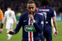 Neymar regresará este domingo a Francia para unirse a los trabajos del PSG de cara al próximo curso.