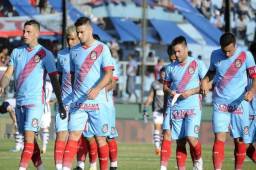 Arsenal de Sarandí confirmó su descenso a Nacional B de Argentina este domingo.