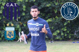 Marcelo Pereira se mencionó como uno de los futbolistas que podría salir a jugar al equipo Talleres de Córdoba de Argentina. El defensor no cierra las puertas de militar en el extranjero.