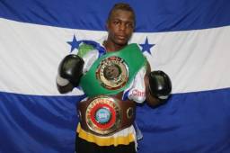 El 'Escorpión' Ruiz se mostró alegre por el premio de DIEZ y dice que se alista en Nicaragua para su próximo combate. Foto DIEZ