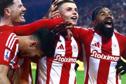 Olympiacos se clasificó a las semifinales de la Copa de Grecia tras superar en el global al Panathinaikos.