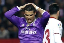 Cristiano Ronaldo lamentándose luego de perder ante el Sevilla en el Sánchez Pizjuán.