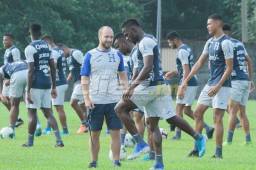La Selección de Honduras estuvo entrenando esta mañana en la sede del Real España previo al viaje a Martinica. Fotos Moisés Valenzuela